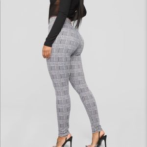Black & white skinny Pants